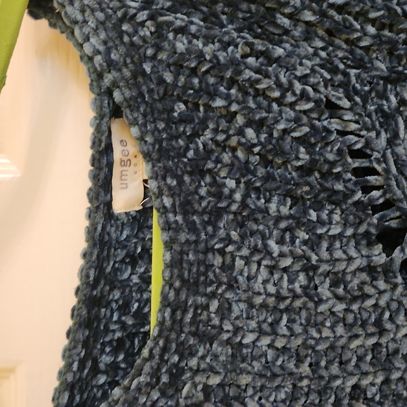 Sweater - Picture 2 of 4